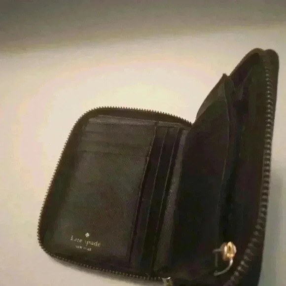 DARCI Laurel Leather Wallet.​ - Picture 4 of 5